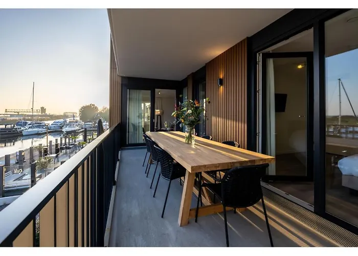 Beautiful Apartment With Balcony